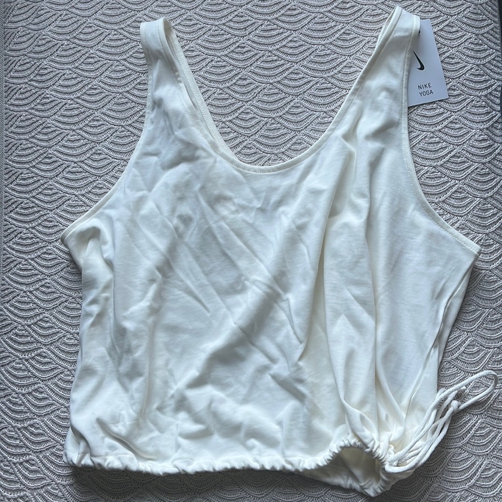 Nike Yoga Shirt 🤍